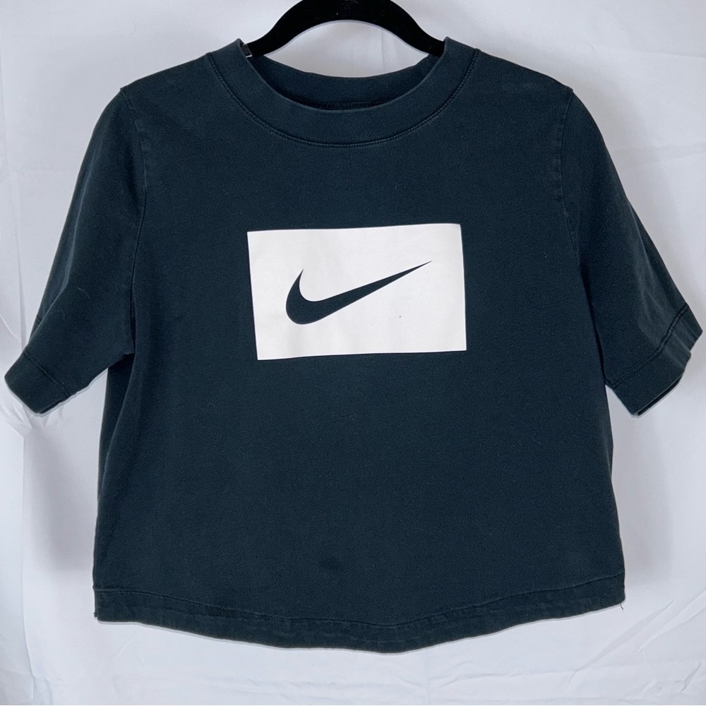 Nike Shirt Cropped Top Round Hem Short Sleeve Crewneck Pullover Block Logo Tee